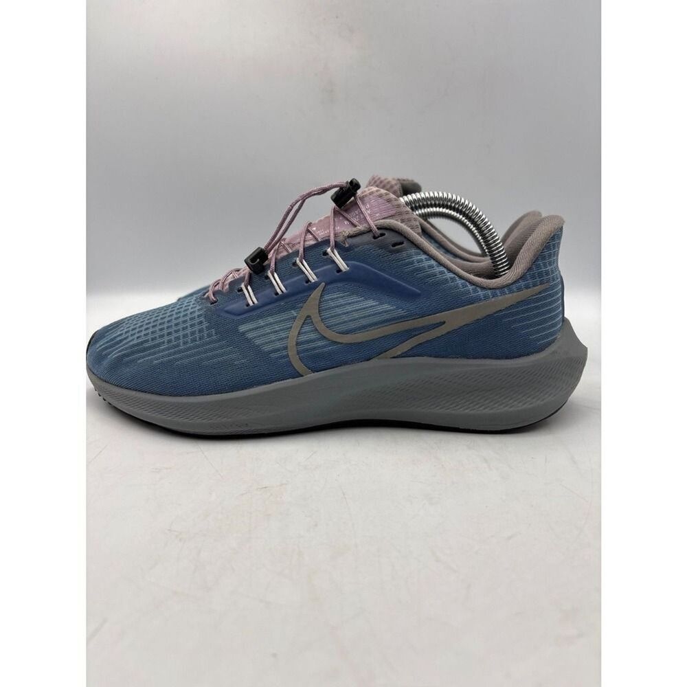 Nike Women's Blue and Pink Trainer Sneakers Size 9.5 - Picture 7 of 14